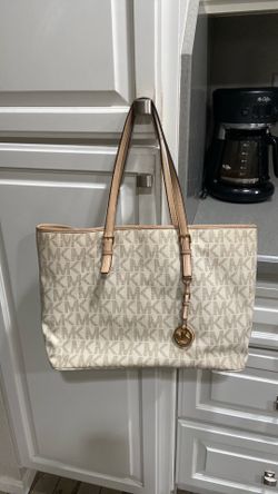 Elegant Mk purse