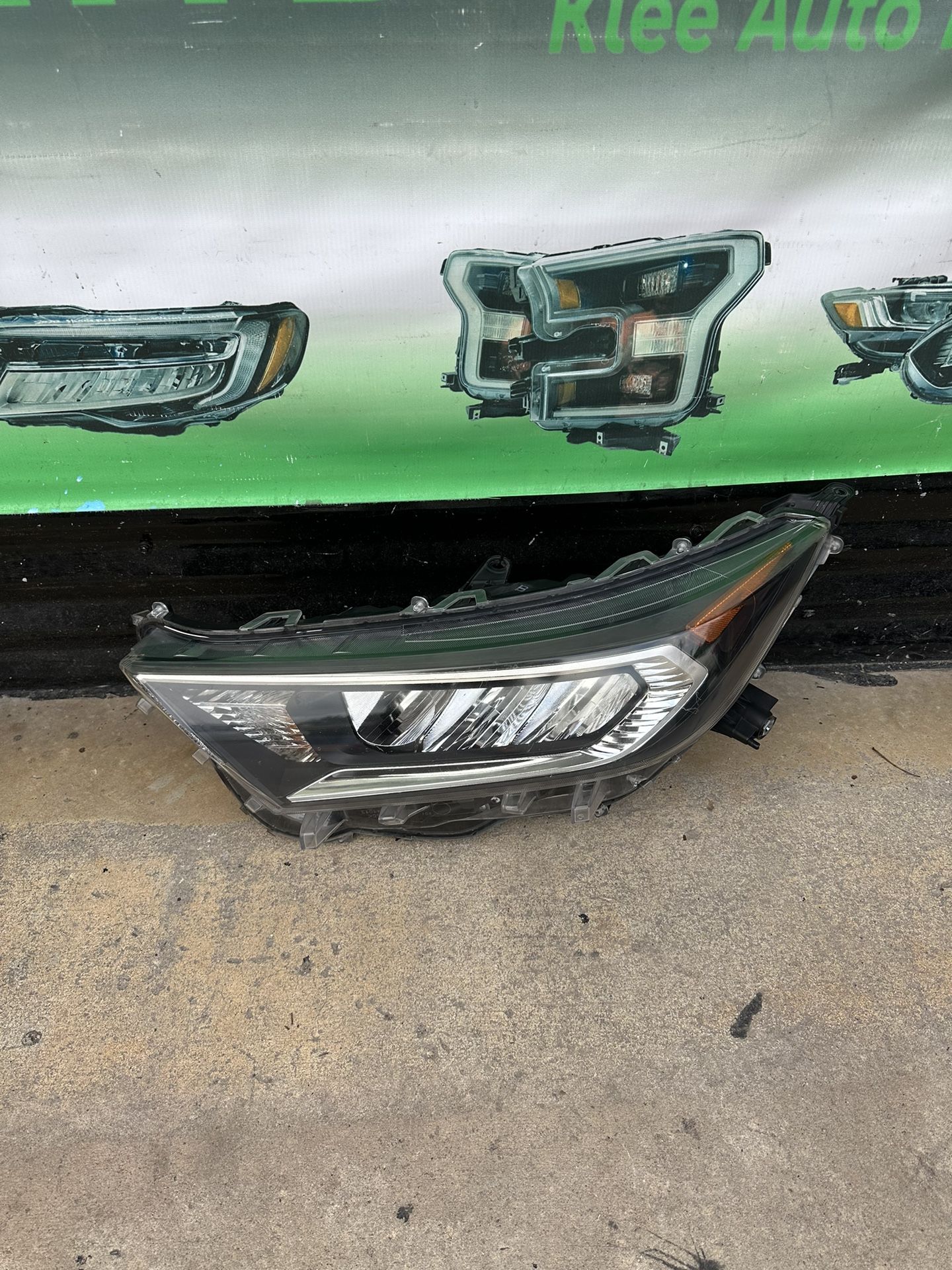 2019-2022 Toyota RAV4 Headlight Oem