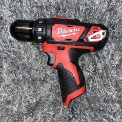 Milwaukee M12 12V Lithium-Ion Cordless 3/8 in. Drill/Driver (Tool-Only)