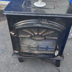 Decorflame Electric Stove/Heater Fireplace. 