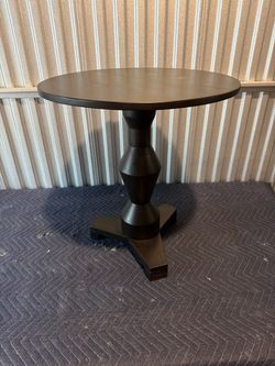 Rivi End Table