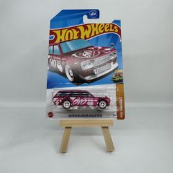 Hot Wheels Datsun Bluebird Wagon (510) Super Treasure Hunt W/ Protector 