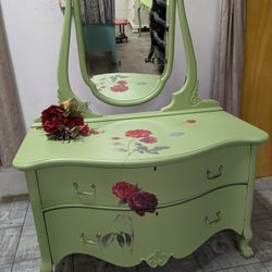 Vintage Dresser With Mirror 