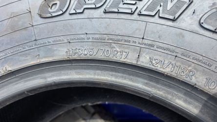 Toyo AT3 305-70-17
