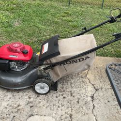 Honda  Lawn mower HARMONY QUARDA CUT SYSTEM HRR216  