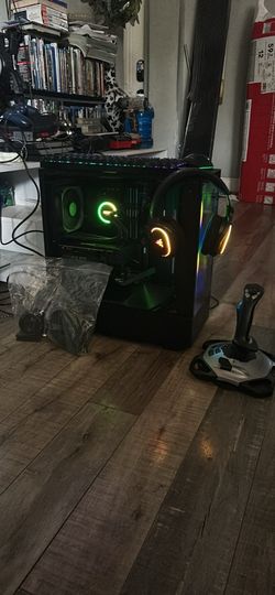 Gaming PC  (all accessories included) - Ryzen 5 5600X, RTX 4070, 1TB