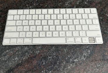 Apple Magic Keyboard (Wireless, Rechargeable)
