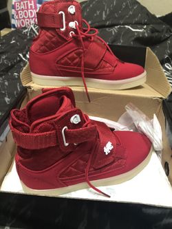 Red vlado size#61/2