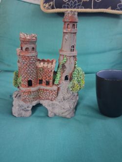 Castel fish tank deco