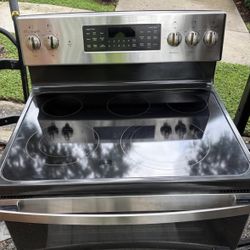 GE Stove Double Oven . Price Including Delivery 