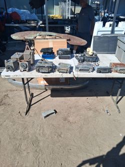 Vintage assortment of radios