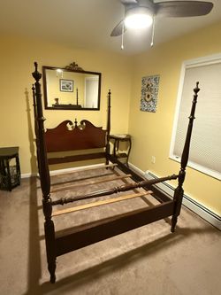 Full/double Poster Bed