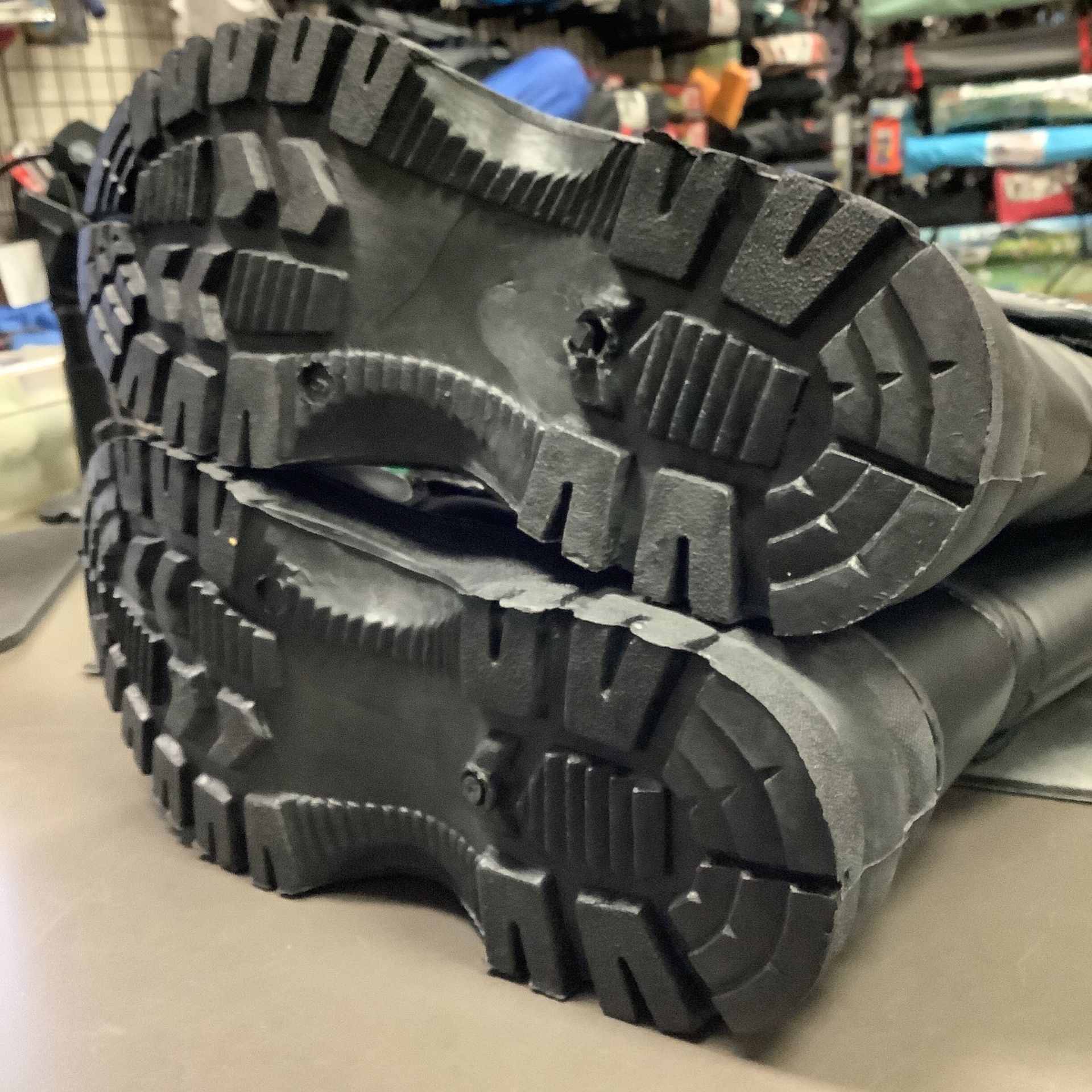 New WFS Men’s Snow Jogger Boots Size 9 SKU 556795 for Sale in Phoenix, AZ OfferUp