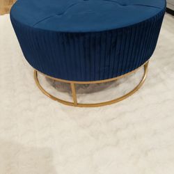 Loveseat And Decor Coffee Table