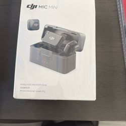 DJI Mic Mini (2 TX + 1 RX + Charging Case), Ultralight, Detail-Rich Audio