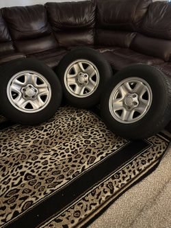 TOYOTA TACOMA OEM WHEELS & TIRES 15”