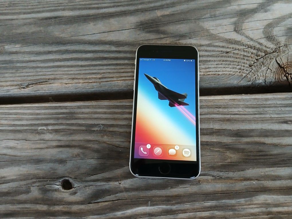 Apple iPhone SE 2022 white color 64gb