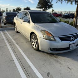 2008 Nissan Altima 3.5 SL Sedan 4D: