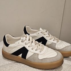 Women's Sneakers 
