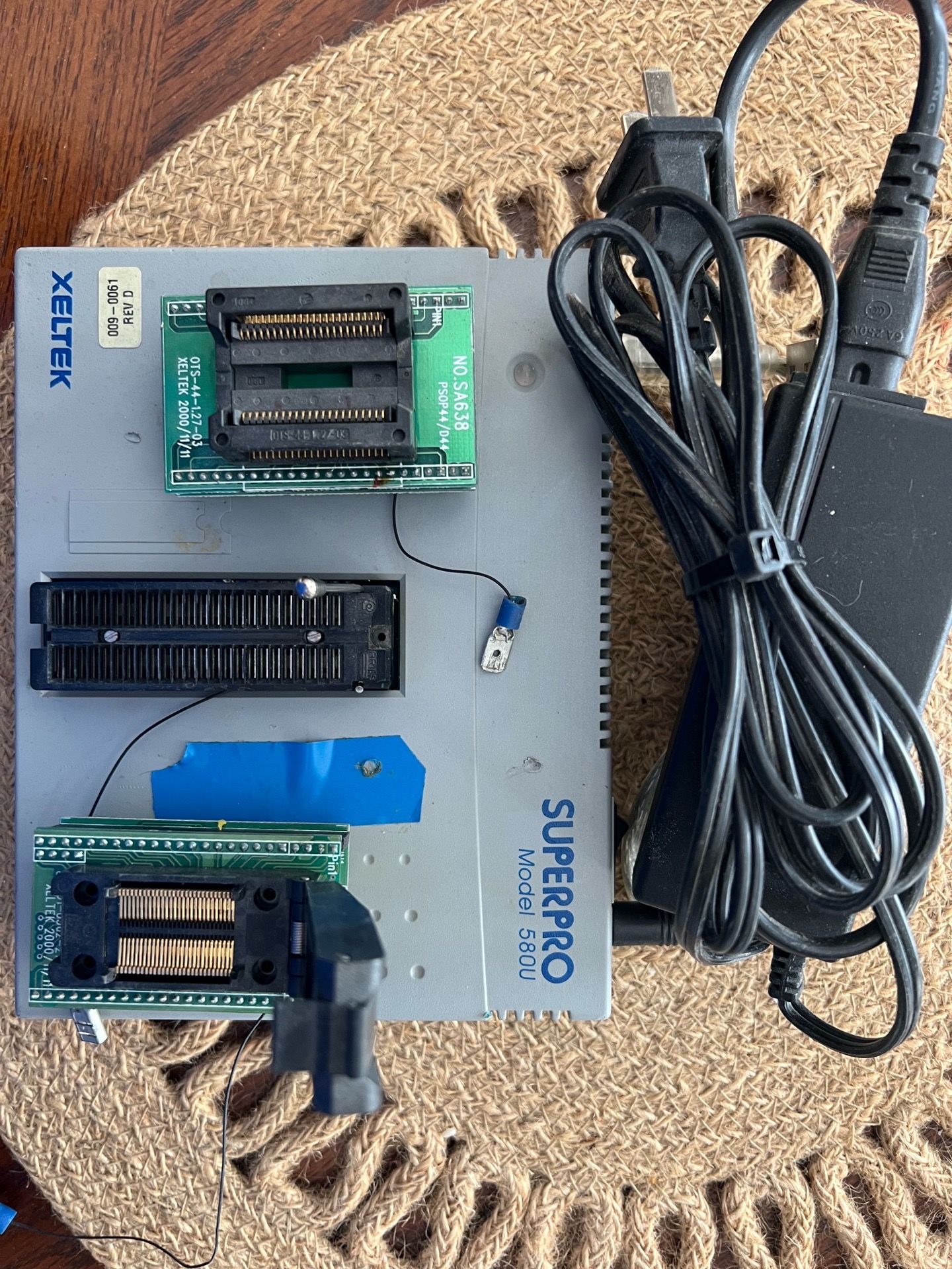 Xeltek 580 Flash EPROM programmer