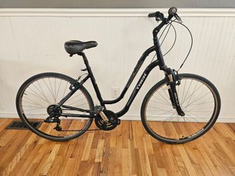 Trek 28" 700c 21-Speed Road/Commuter Hybrid Bike - Light 19" Frame - Adj. Front Shocks - Comfort seat w Suspension - READY TO RIDE! (MSRP $550)
