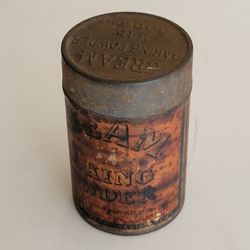 Vintage Tin Cream baking powder 1/2 lb Empty Tin. Pre-owned, condition 
commesurates with age - please see photos for details. It is 4x2.5".  
Weight 