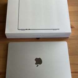 MacBook Air M2 / 16GB Ram 