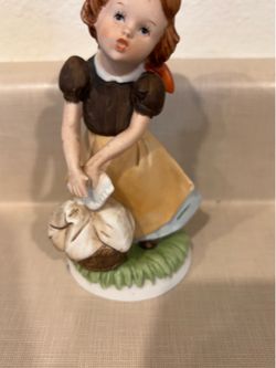 Vintage Homeco little laundry girl