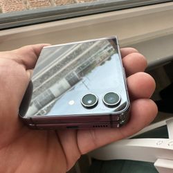 Unlocked Samsung Z Flip 5, 256 gb