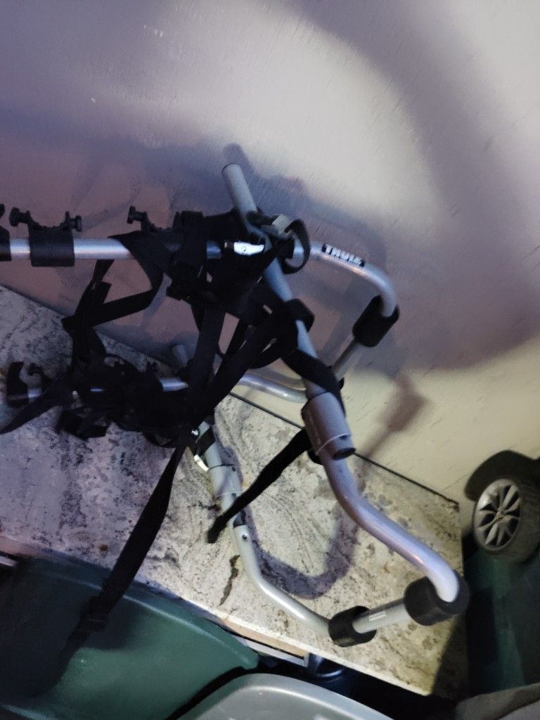 Thule Bike Rack 2 Bikes Carries