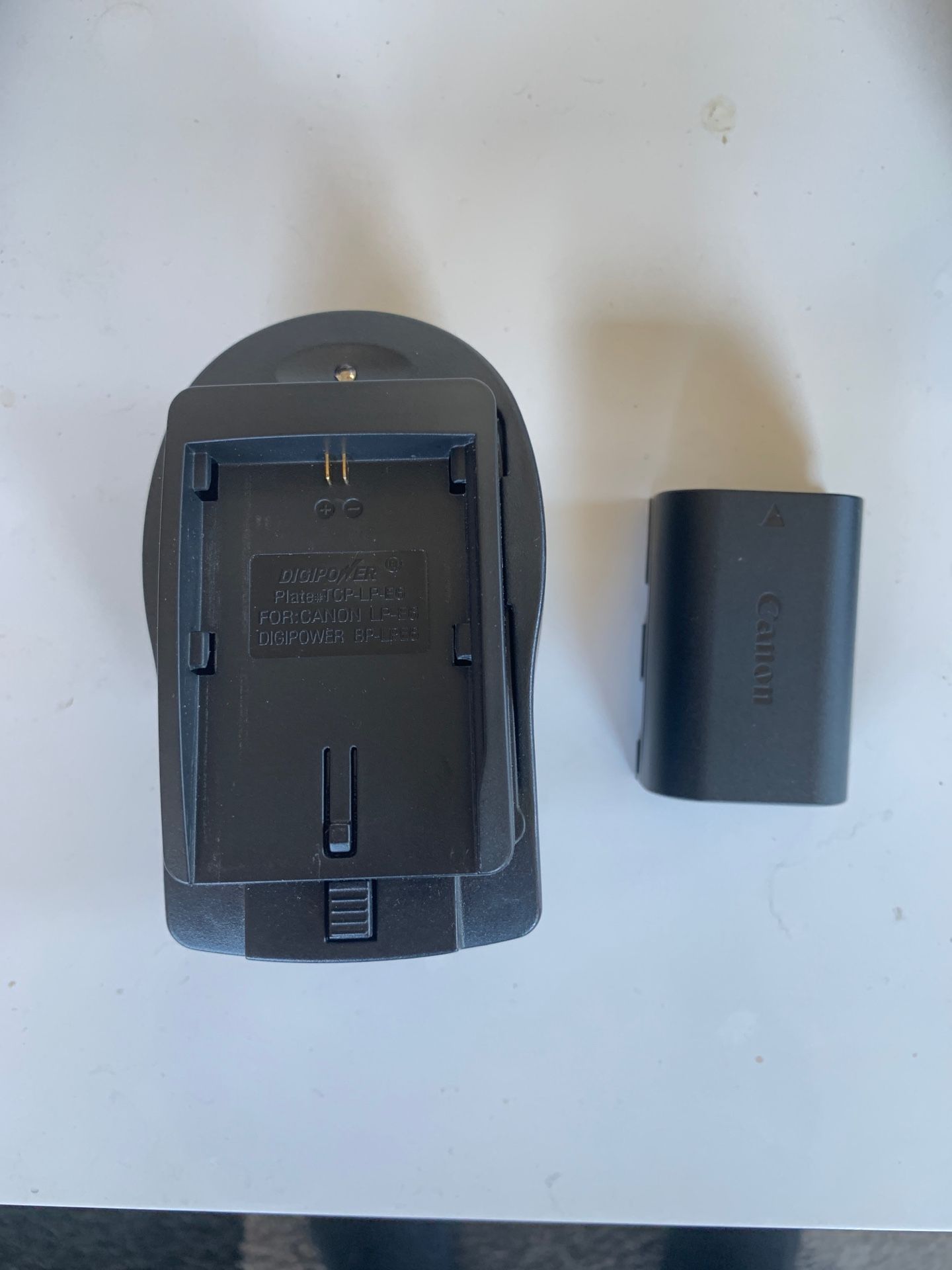 Canon charger and battery