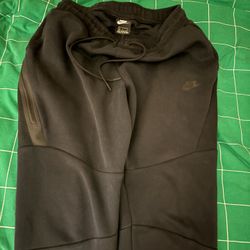 Size Large Black Nike Tech Sweatpants
