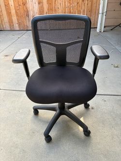 Rolling office chair