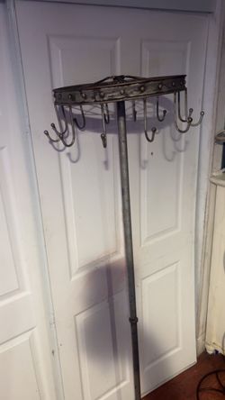 Hat / jacket rack