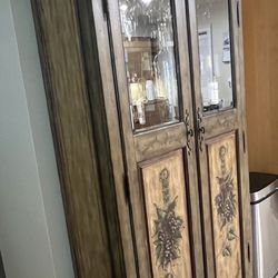 Wine Rack / Bar / Liquor Cabinet 