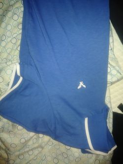 Like new american eagle polo mens/kids medium. Perfect condition. Worn 1 time.