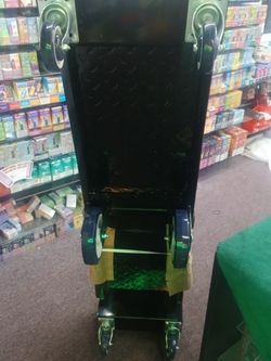 Moving dolly.    Heavy duty  6 wheels.  Thick steel  construction