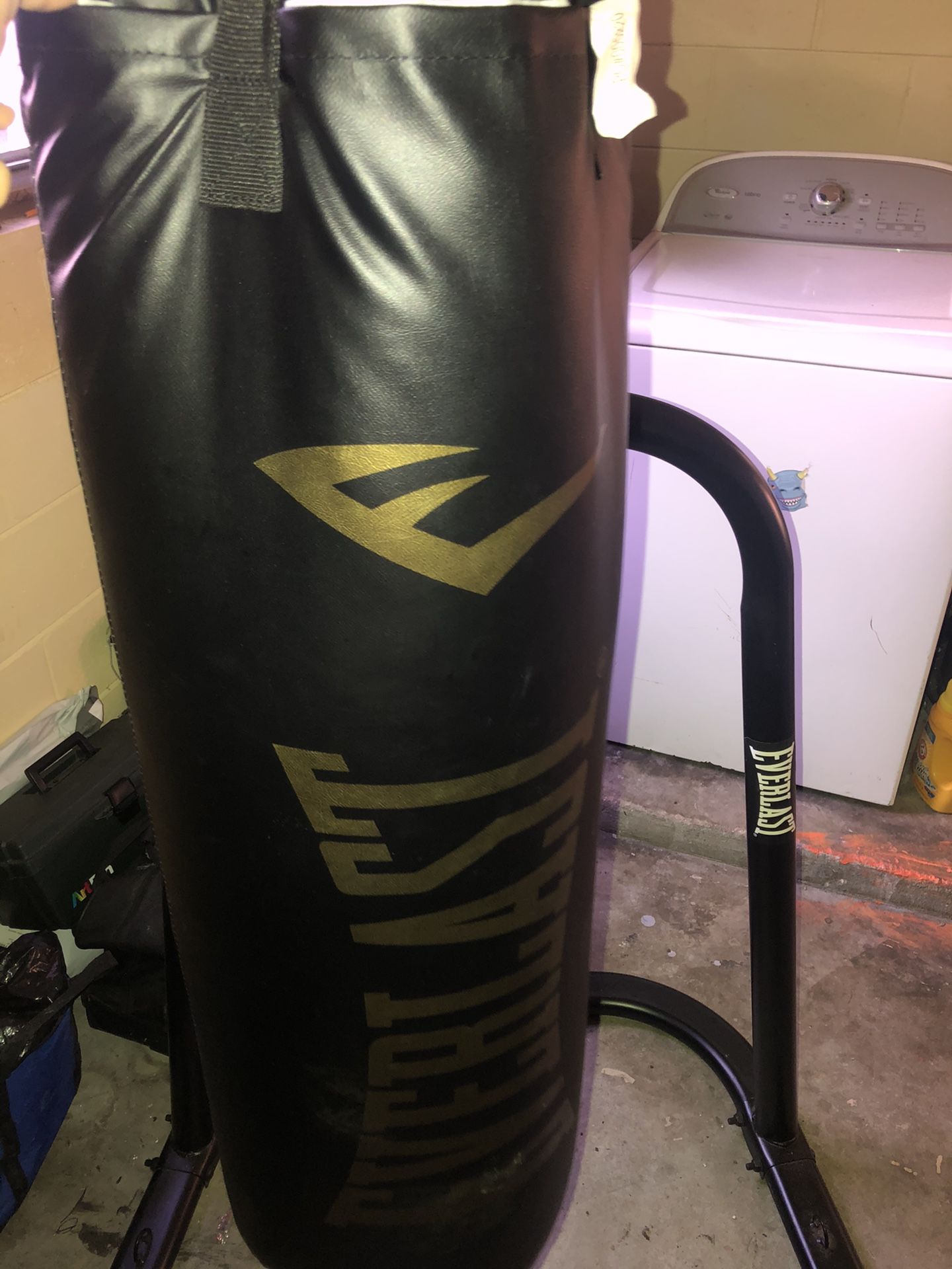 Everlast boxing bag, speed bag, and stand all in one