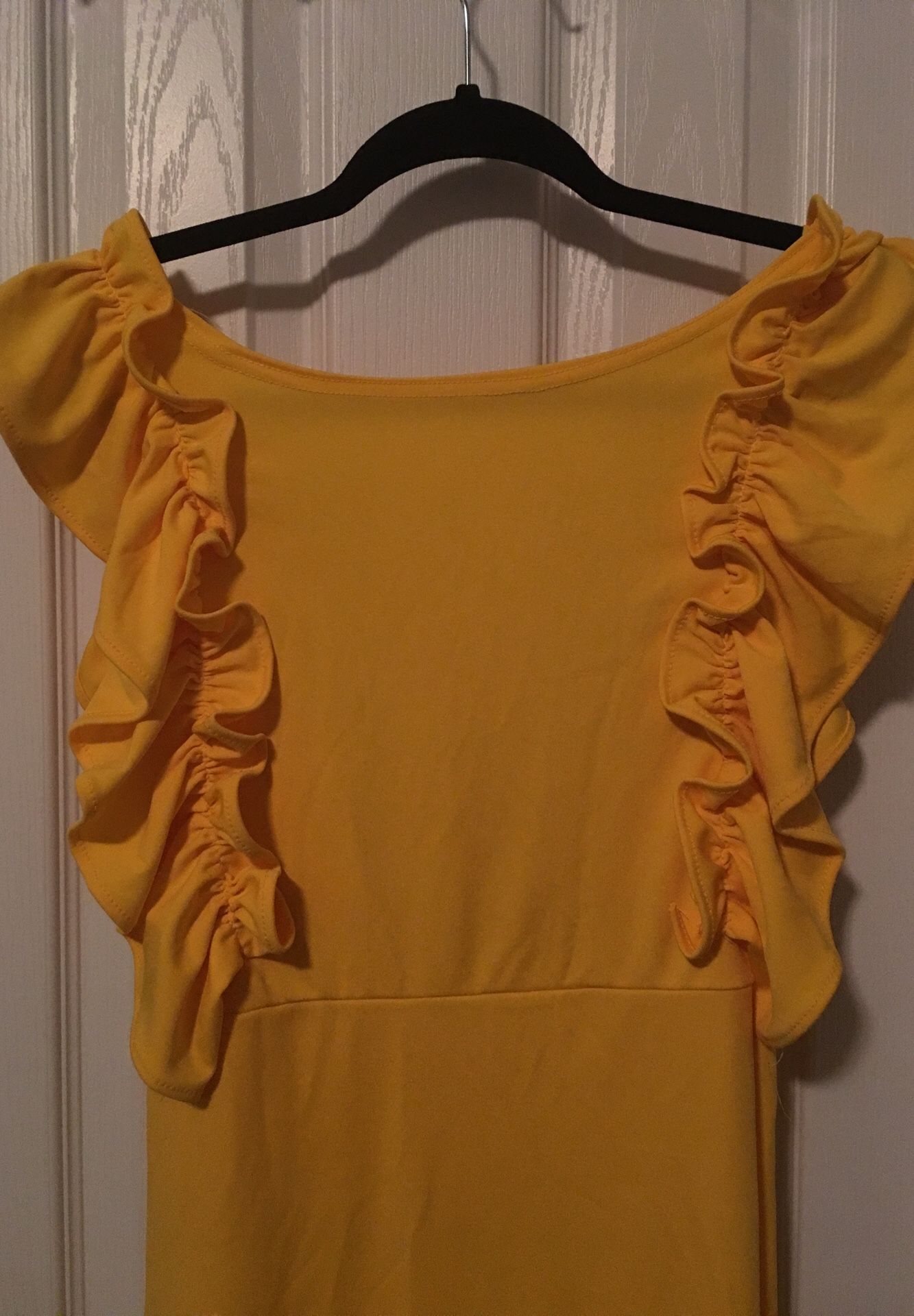Yellow dress size L