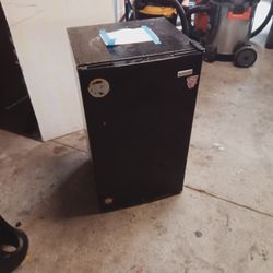 Igloo  Mini Fridge 