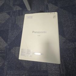 Used Panasonic DLP PT-DX500U XGA Conference Room Projector 905 total lamp hours