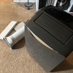 LG Portable Air Conditioner 1400BTU