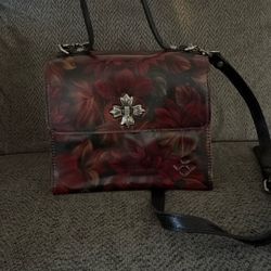 Patricia Nash Pursue 