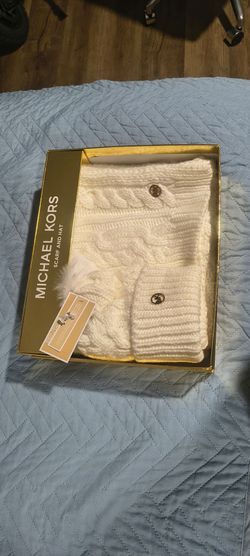 Michael Kors Scarf and Hat
