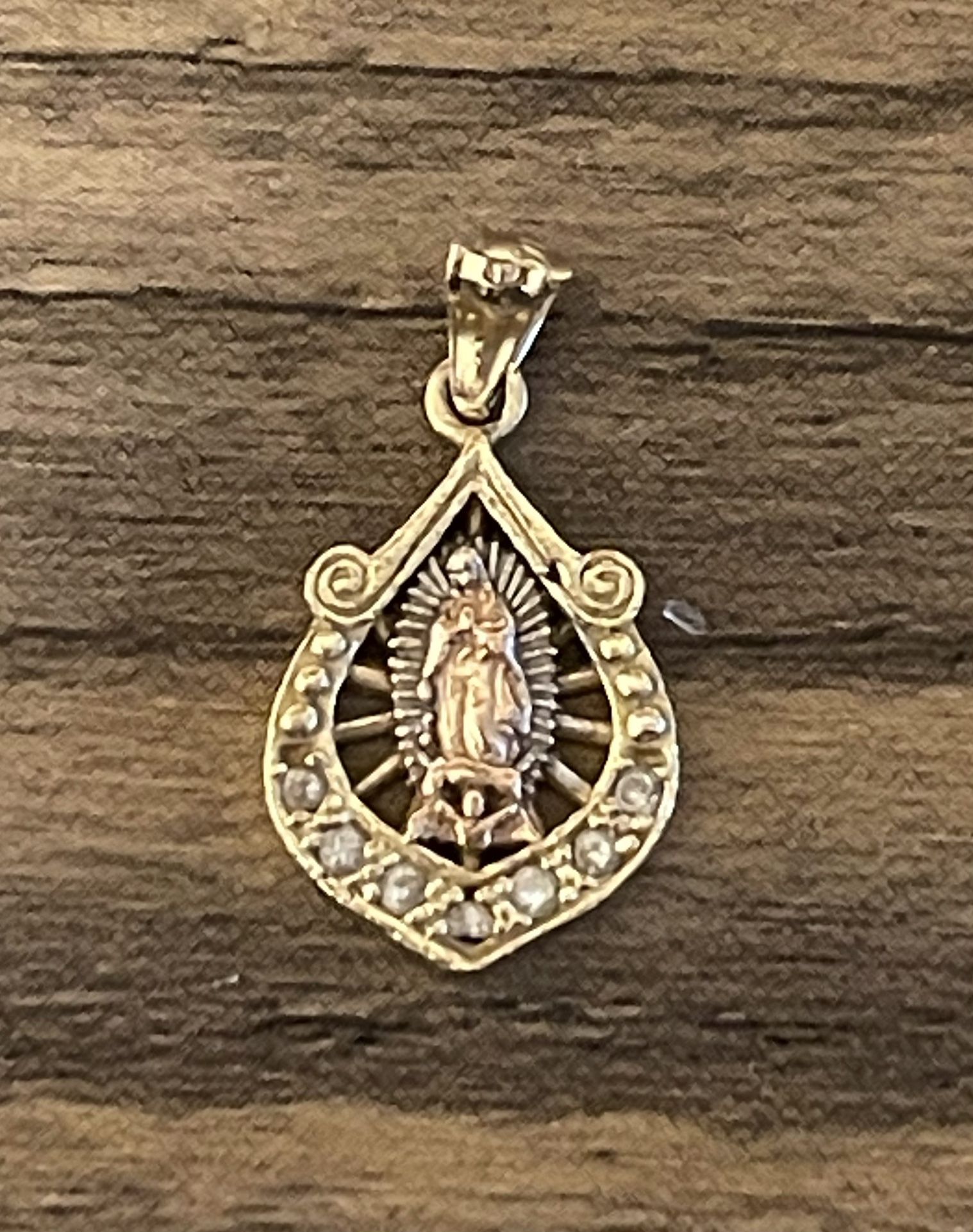 14k Gold Diamond Pendant - Virgin Mary 14k - 1.5G
