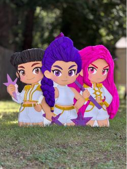 Huntrix piñatas