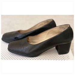 Vintage 90s Women Leather Chunky Heel Work Shoes 9.5 Size