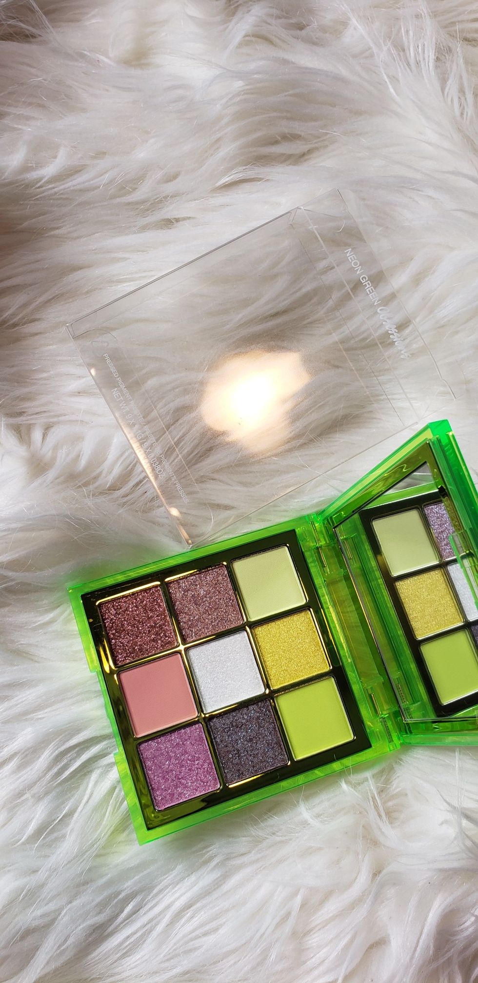 Huda neon green palette