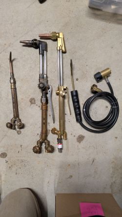Torch set with full bottles