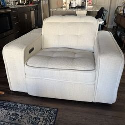Value City Bellini Dual Power Recliner